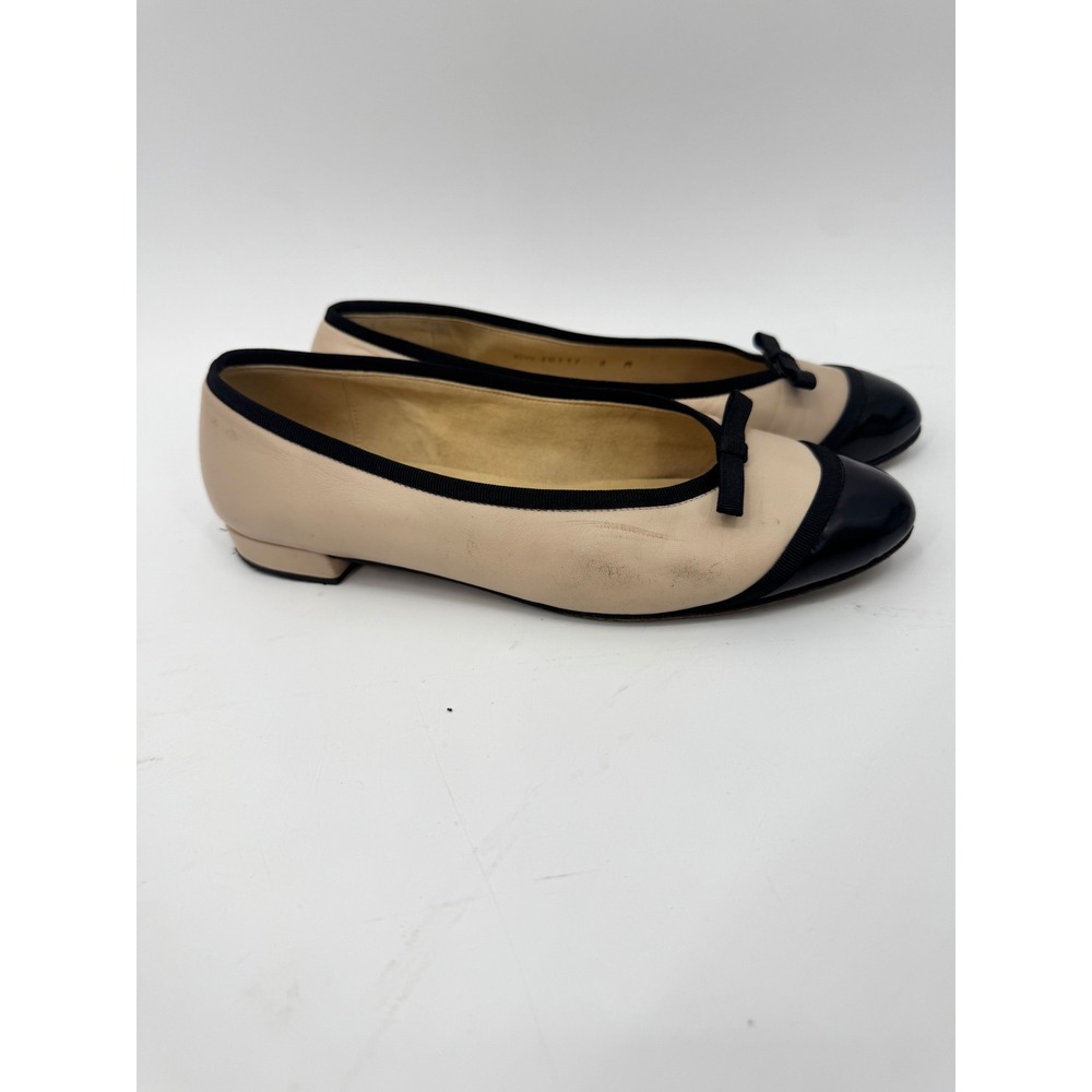 Stuart Weitzman Ballet Flats Women 8 M Beige Black Cap Toe Bow Low Heel